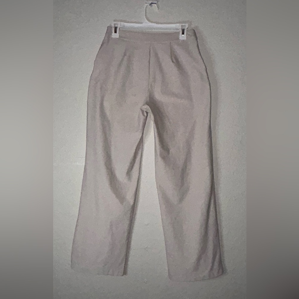 Vuori Women's Wide Leg Pants in Cream - Picture 7 of 12